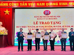 Đảng uỷ xã Hoài Đức tổ chức Lễ trao tặng Huy hiệu Đảng đợt 3/2/2026