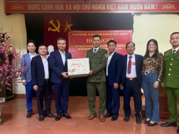 Phó Bí thư Thường trực Đảng ủy xã Thuận An thăm, chúc Tết các thôn trên địa bàn
