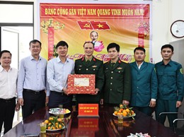 ĐẢNG ỦY – HĐND – UBND- UBMTTQ XÃ HÒA XÁ THĂM, TẶNG QUÀ CHÚC TẾT CÁC LỰC LƯỢNG VŨ TRANG VÀ Y TẾ NHÂN DỊP XUÂN BÍNH NGỌ 2026