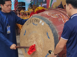 TƯNG BỪNG KHAI HỘI ĐỀN THANH NHÀN