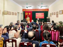 Ban công tác mặt trận số 8 phường Yên Hòa phối hợp tổ chức lấy ý kiến tín nhiệm của cử tri đối với người ứng cử đại biểu Quốc hội và đại biểu HĐND các cấp nhiệm kỳ 2026 - 2031