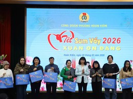 Phường Hoàn Kiếm: Ấm áp “Tết sum vầy - Xuân ơn Đảng” dịp Tết Bính Ngọ 2026