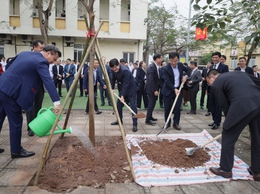 Ngành Y tế Hà Nội giao ban đầu năm Xuân Bính Ngọ 2026 và phát động Tết trồng cây 