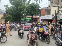 CÔNG AN PHƯỜNG ĐÔNG NGẠC CÓ NHIỀU GIẢI PHÁP GIẢI QUYẾT CÁC ĐIỂM NGHẼN VỀ “ÙN TẮC GIAO THÔNG” TRÊN ĐỊA BÀN PHƯỜNG