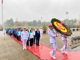 Hội LHPN phường Tây Hồ báo công dâng Bác, hưởng ứng Tết trồng cây “Phụ nữ Tây Hồ đời đời nhớ ơn Bác Hồ”