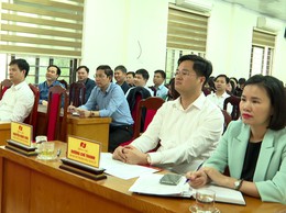 Hát Môn tổ chức tiếp sóng Hội nghị trực tuyến toàn quốc quán triệt Nghị quyết số 79 và 80 của Bộ Chính trị