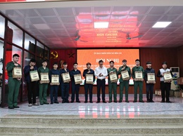 XÃ HÒA XÁ GẶP MẶT, TẶNG QUÀ ĐỘNG VIÊN QUÂN NHÂN XUẤT NGŨ, THANH NIÊN LÊN ĐƯỜNG NHẬP NGŨ NĂM 2026
