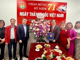 PHƯỜNG LÁNG TỔ CHỨC CÁC ĐOÀN THĂM, CHÚC MỪNG CÁC BỆNH VIỆN  NHÂN KỶ NIỆM 71 NĂM NGÀY THẦY THUỐC VIỆT NAM 27/2 