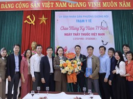 Lãnh đạo phường Dương Nội chúc mừng các đơn vị y tế nhân kỷ niệm 71 năm Ngày Thầy thuốc Việt Nam