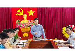 Xã Hát Môn quyết liệt giải tỏa điểm nghẽn ATGT các cột điện trong khu dân cư