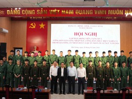Bát Tràng gặp mặt, động viên 36 tân binh lên đường nhập ngũ và 23 quân nhân xuất ngũ năm 2026