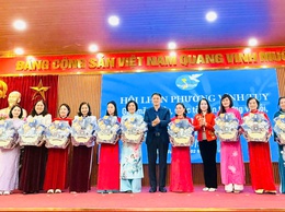 Hội LHPN phường Vĩnh Tuy: Gặp mặt, tri ân, chúc Tết Ban Thường vụ Hội, các đồng chí nguyên Chủ tịch Hội qua các thời kỳ và các đồng chí Chi hội trưởng đã nghỉ công tác