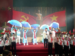 An Khánh tổ chức Lễ kỷ niệm 96 năm Ngày thành lập Đảng Cộng sản Việt Nam và trao Huy hiệu Đảng đợt 3-2