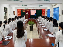 Chi bộ trường Mầm non Tam Hưng B tổ chức lễ kết nạp đảng viên thiết thực chào mừng 96 nặm ngày thành lập Đảng Cộng sản Việt Nam