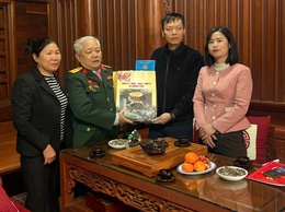 Đoàn lãnh đạo xã Thượng Phúc do đồng chí Đỗ Hồng Phong – Chủ tịch UBMTTQ xã làm trưởng đoàn thăm tặng quà Tết NCC trên địa bàn xã nhân dịp Tết Nguyên Đán 2026