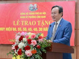 ĐẢNG BỘ PHƯỜNG LĨNH NAM TRANG TRỌNG TỔ CHỨC LỄ TRAO HUY HIỆU ĐẢNG ĐỢT 03/2/2026