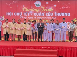 Xuân ấm áp từ những phiên chợ “0 đồng” tại Bệnh viện đa khoa Ba Vì