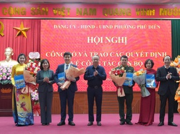 Phường Phú Diễn tổ chức Hội nghị công bố trao các quyết định về công tác cán bộ