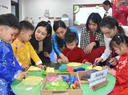 TRƯỜNG MẦM NON ĐÔNG LỖ TỔ CHỨC CHUYÊN ĐỀ PHÁT TRIỂN TÌNH CẢM – KỸ NĂNG XÃ HỘI GẮN VỚI HỘI CHỢ XUÂN.