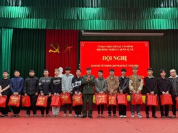 Hội nghị gặp mặt, trao quyết định gọi công dân nhập ngũ năm 2026