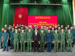 XÃ ỨNG HÒA TỔ CHỨC GẶP MẶT, TẶNG QUÀ VÀ TƯ VẤN VIỆC LÀM CHO QUÂN NHÂN XUẤT NGŨ NĂM 2026