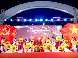 PHƯỜNG CẦU GIẤY TỔ CHỨC THÀNH CÔNG CHƯƠNG TRÌNH VĂN NGHỆ CHÀO MỪNG THÀNH CÔNG ĐẠI HỘI ĐẠI BIỂU TOÀN QUỐC LẦN THỨ XIV CỦA ĐẢNG VÀ KỶ NIỆM 96 NĂM NGÀY THÀNH LẬP ĐẢNG CỘNG SẢN VIỆT NAM