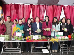 ẤM ÁP RỘN RÀNG HỘI THI GÓI BÁNH CHƯNG XÃ VÂN ĐÌNH