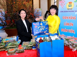 Công đoàn phường Tây Hồ chăm lo Tết cho người lao động, phát động phong trào thi đua đổi mới sáng tạo năm 2026
