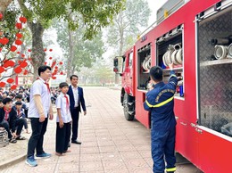 Thực tập kỹ năng PCCC và thoát hiểm tại trường học