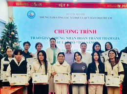 Sinh hoạt thường kỳ tháng 2 và trao Giấy chứng nhận hoàn thành tham gia sinh hoạt cho 15 thành viên Câu lạc bộ “Tỏa sáng”
