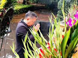 Lãnh đạo xã Nội Bài dâng hương tại Nghĩa trang Liệt sỹ nhân dịp Tết Nguyên đán Bính Ngọ 2026