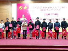 ỨNG HOÀ TRAO QUYẾT ĐỊNH GỌI CÔNG DÂN NHẬP NGŨ NĂM 2026.