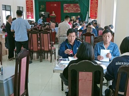 Hoàn thành đóng dấu phiếu bầu tại các Tổ bầu cử trên địa bàn xã Phượng Dực