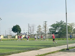 Sôi nổi Giải bóng đá thiếu niên Trường THCS Thạch Thán năm học 2025–2026 chào mừng ngày thành lập Đoàn và cuộc bầu cử