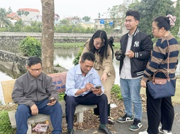 Khai giảng lớp học “Công dân số bạc” dành cho người cao tuổi tại thôn An Hiền