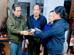 Nhặt được của rơi, người cựu chiến binh lặng lẽ trao trả hơn 400 triệu đồng