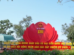 Phường Hoàn Kiếm rực rỡ cờ hoa chào đón ngày bầu cử