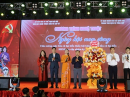 Rực rỡ đêm nghệ thuật chào mừng ngày hội bầu cử tại xã Quốc Oai