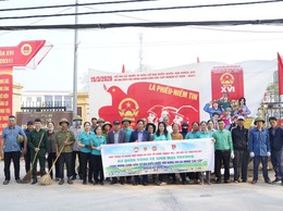 MTTQ xã và các tổ chức chính trị - xã hội xã Chuyên Mỹ ra quân vệ sinh môi trường chào mừng ngày bầu cử