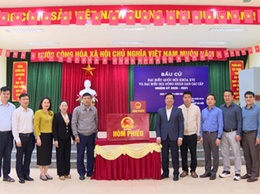 Đồng chí Bí thư Đảng uỷ xã Hoài Đức tiếp tục kiểm tra công tác chuẩn bị bầu cử tại các đơn vị bầu cử