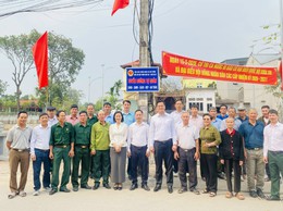 Hội Cựu chiến binh xã Hát Môn ra mắt mô hình tuyến đường tự quản “Sáng – xanh – sạch – đẹp – an toàn”