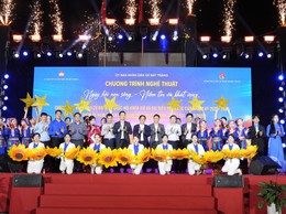 Bát Tràng rộn ràng chương trình nghệ thuật 