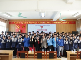 Xã Yên Xuân tuyên truyền pháp luật bầu cử cho cử tri tròn 18 tuổi