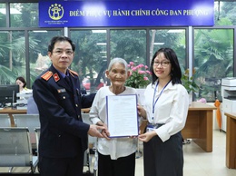 Điểm hỗ trợ DVC số Đan Phượng hỗ trợ người cao tuổi thực hiện thủ tục trợ cấp hưu trí xã hội