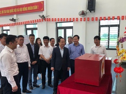 Đồng chí Phó Chủ tịch Thường trực HĐND Thành phố Trần Thế Cương kiểm tra công tác chuẩn bị bầu cử tại xã Hồng Sơn và xã Phúc Sơn