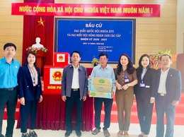 Mặt trận Tổ quốc và các tổ chức chính trị - xã hội xã Quốc Oai thăm, động viên các tổ bầu cử trước Ngày hội toàn dân