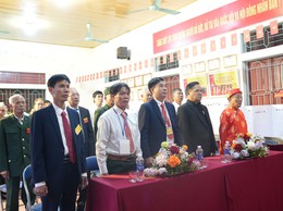 Đồng chí Lê Đức Phóng – Phó Bí thư Đảng uỷ, Chủ tịch UBND xã dự Lễ Khai mạc bầu cử tại Khu vực bầu cử số 27 – thôn Cát Ngòi