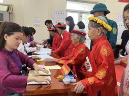 CỬ TRI XÃ HƯNG ĐẠO TÍCH CỰC THAM GIA NGÀY HỘI BẦU CỬ