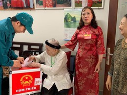 Không khí bầu cử tại xã Ứng Thiên sôi nổi, nhiều thôn đạt 100% cử tri tham gia bỏ phiếu