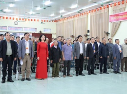 Đồng chí Hoàng Minh Hiến, Bí thư Đảng ủy, Chủ tịch HĐND xã, Chủ tịch Ủy ban Bầu cử xã Xuân Mai dự khai mạc bầu cử đại biểu Quốc hội khóa XVI và đại biểu HĐND các cấp nhiệm kỳ 2026–2031 tại khu vực bỏ phiếu số 03